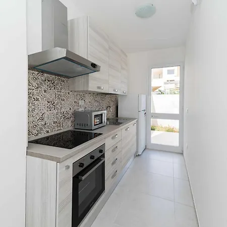 Sara E Julia Homes By Vivimy * Удженто